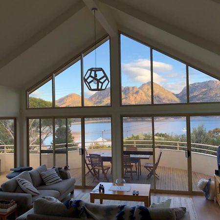 Freycinet Beach House Коулс Бей Екстериор снимка