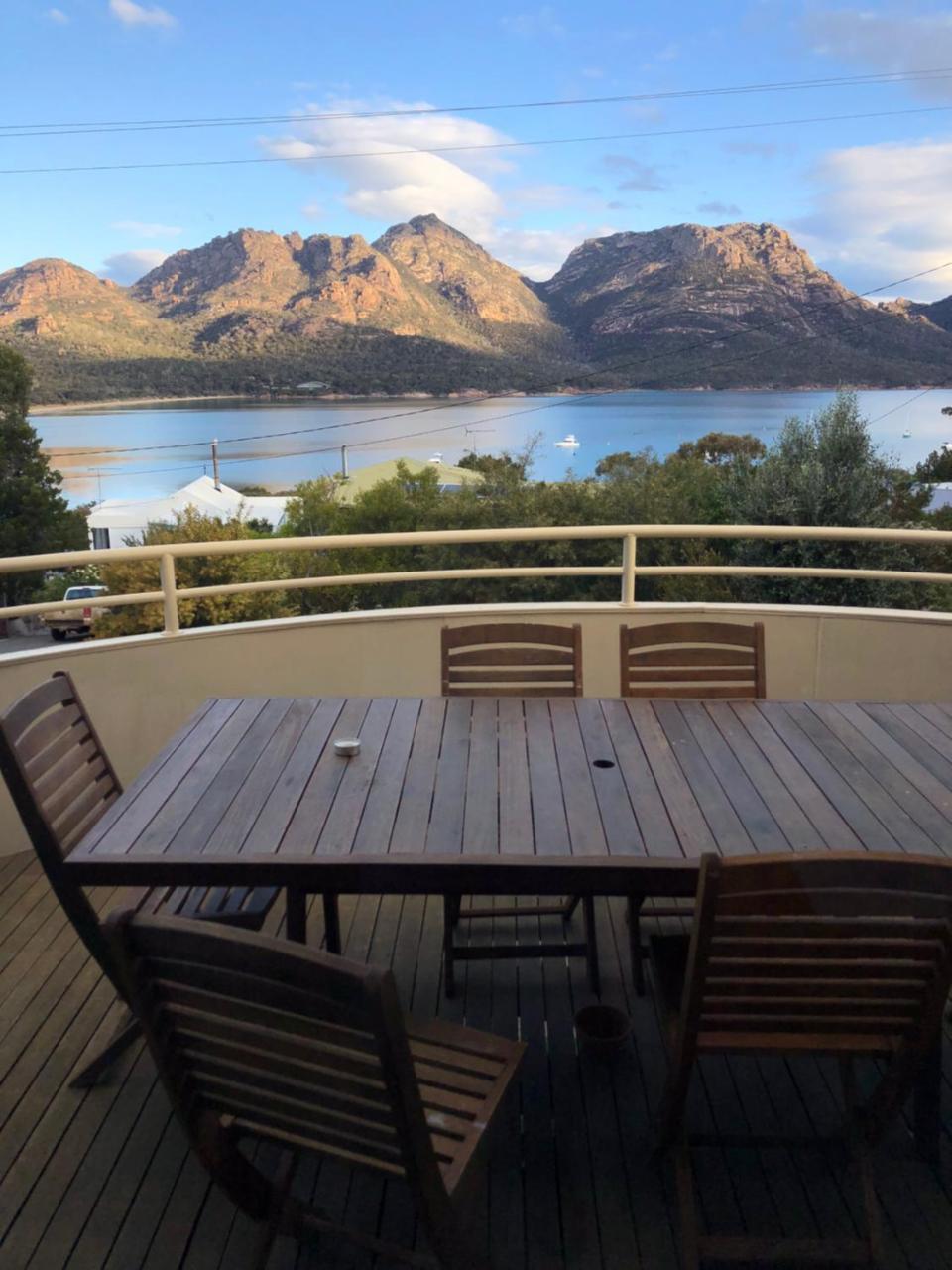 Freycinet Beach House Коулс Бей Екстериор снимка