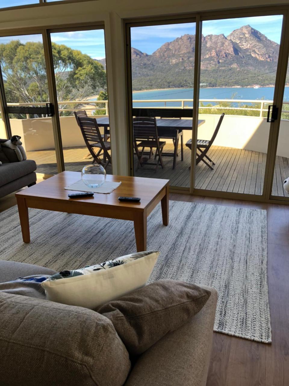 Freycinet Beach House Коулс Бей Екстериор снимка